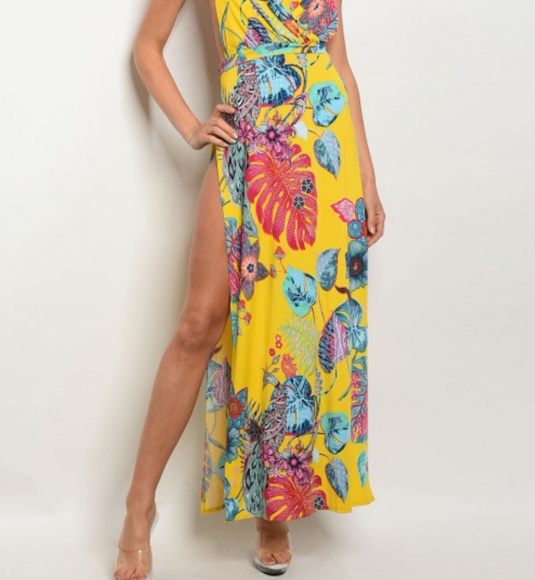 Gorgeous high slit Maxi dress. LAST ONE! - Picture 3 of 8
